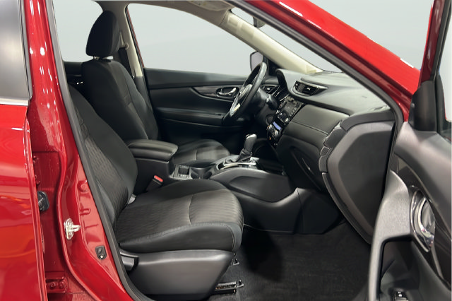 Used 2020 Nissan Rogue SV AWD/4WD image 13