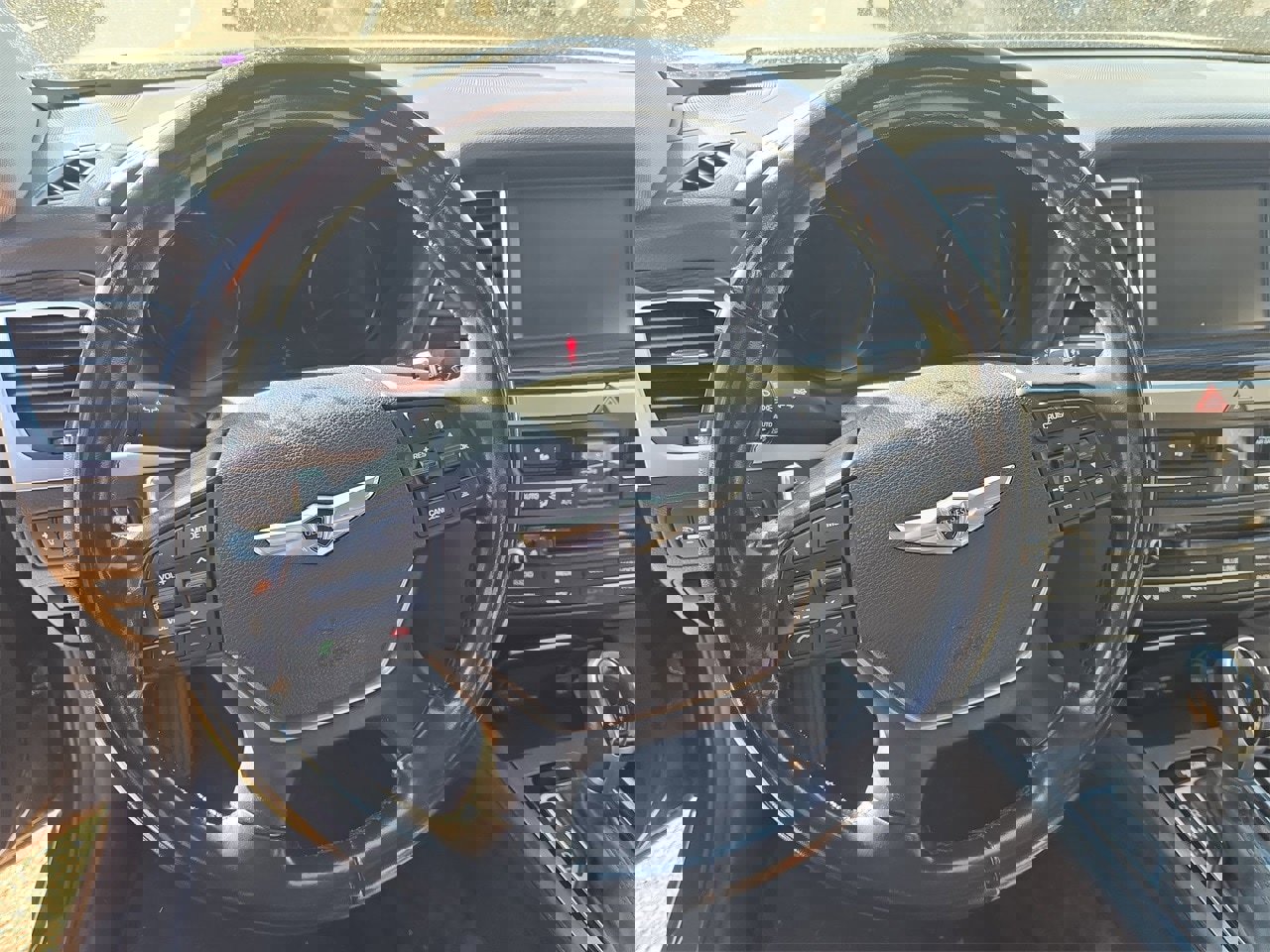 Used 2015 Hyundai Genesis 3.8 w/ Option Group 03 image 7