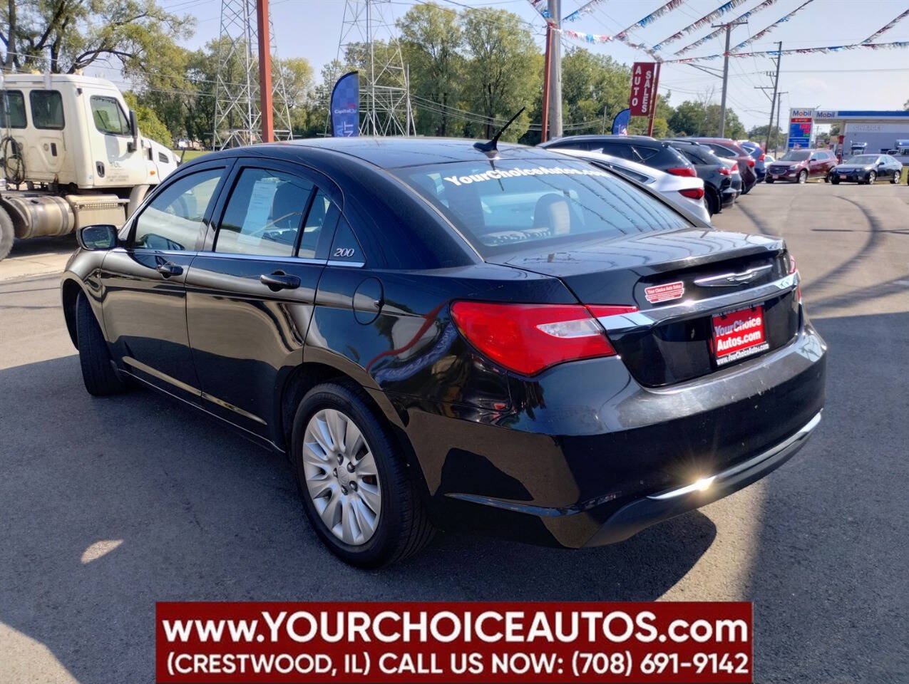 Used 2014 Chrysler 200 LX FWD image 3