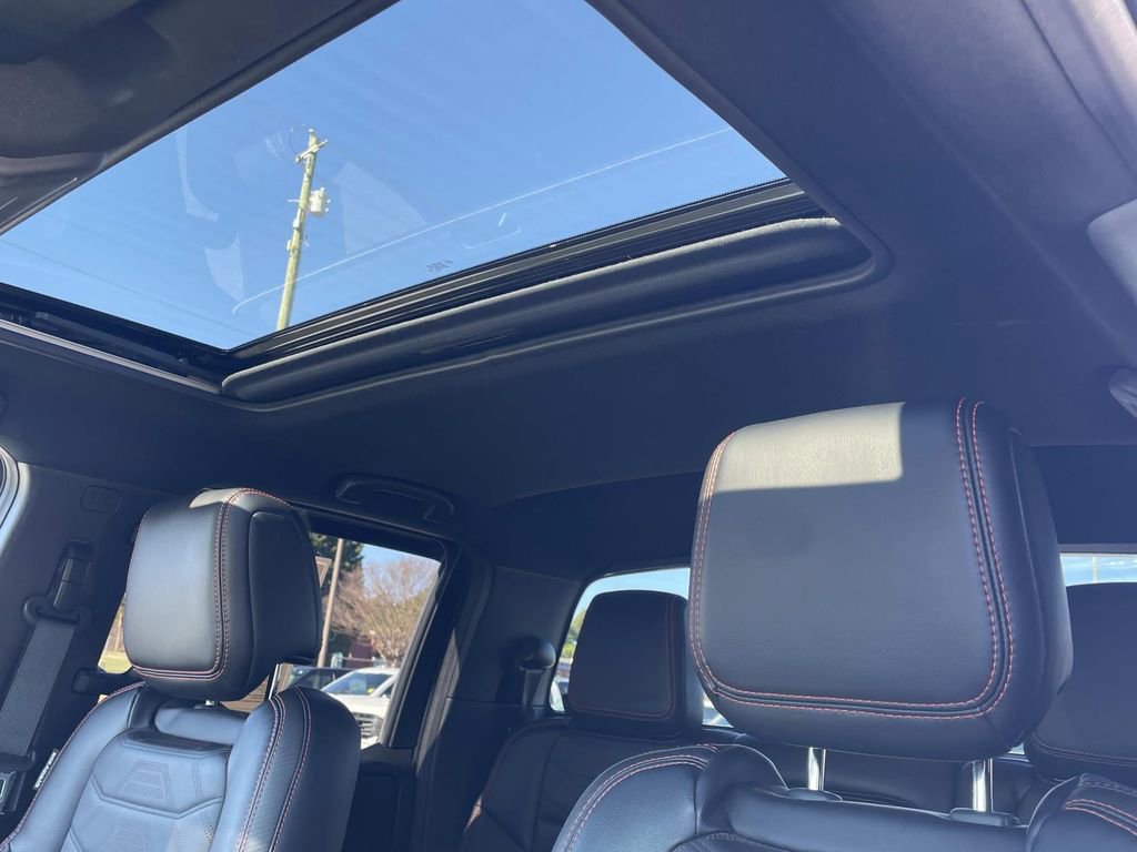 Used 2025 Nissan Frontier PRO-4X w/ Pro Premium Package image 19