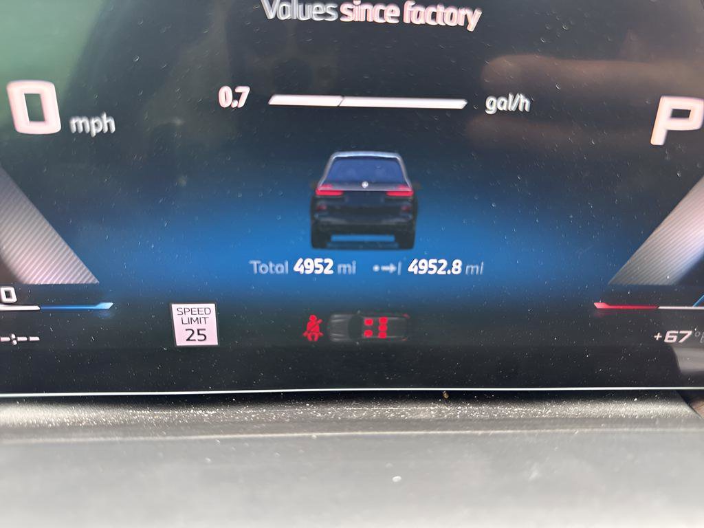 Used 2025 BMW X7 M60i image 20