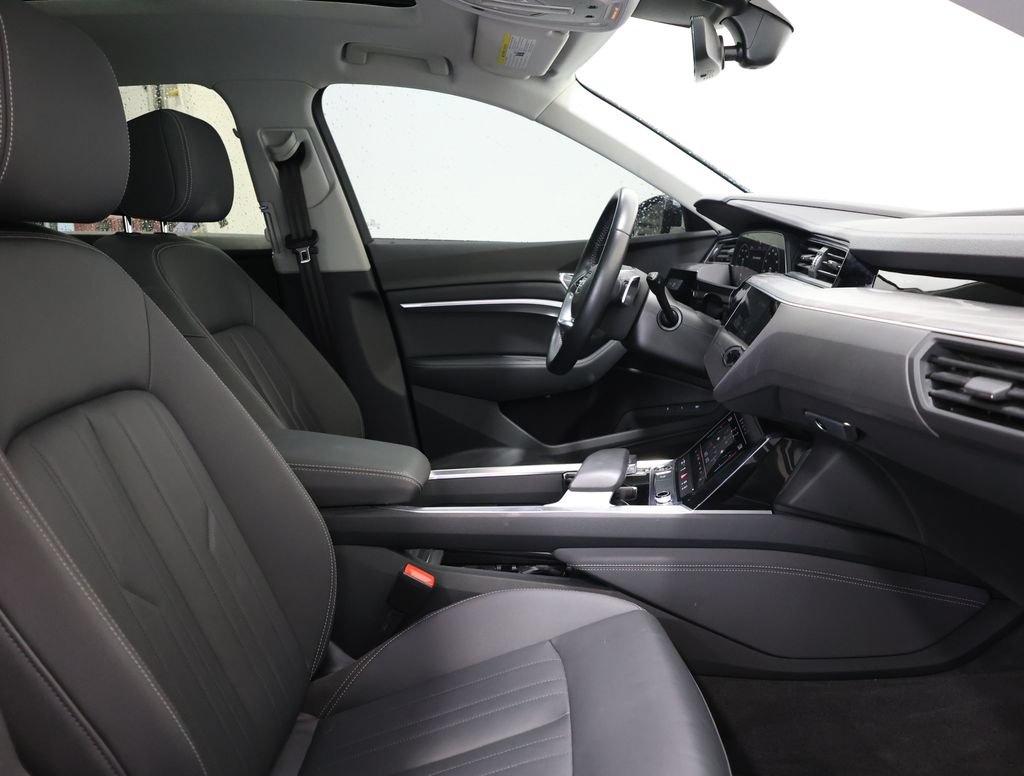Used 2021 Audi e-tron Premium w/ Convenience Plus Package AWD/4WD image 21