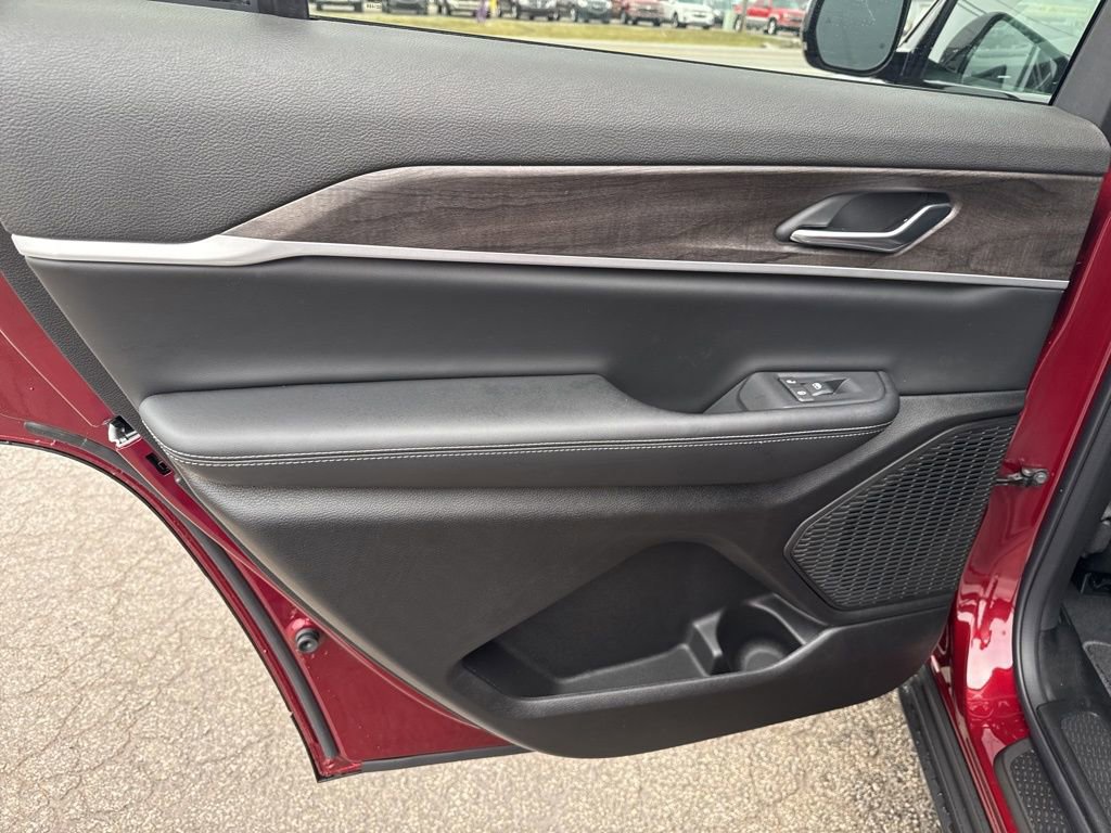 New 2025 Jeep Grand Cherokee L Limited w/ Black Appearance Package image 38