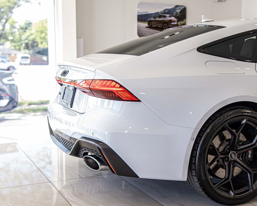 Used 2025 Audi RS 7 Performance AWD/4WD image 12