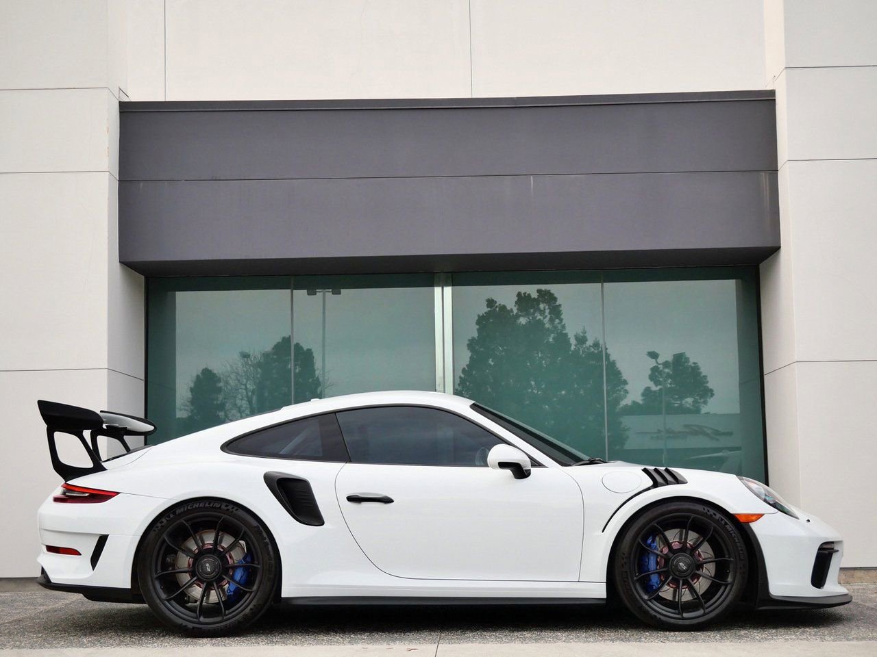 Used 2019 Porsche 911 GT3 RS image 4