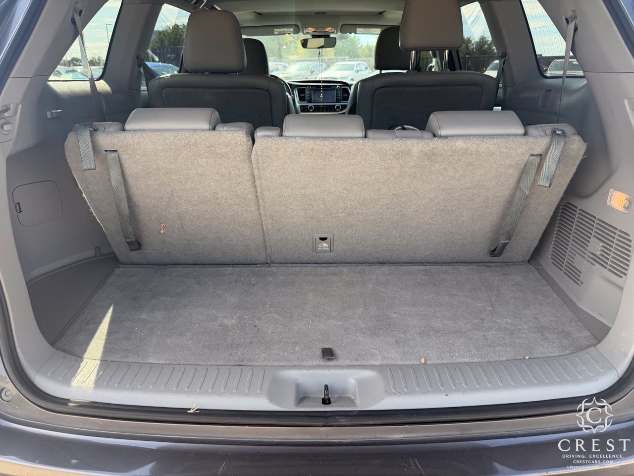 Used 2019 Toyota Highlander XLE FWD image 26