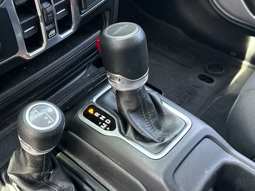 Used 2023 Jeep Gladiator Sport AWD/4WD image 19