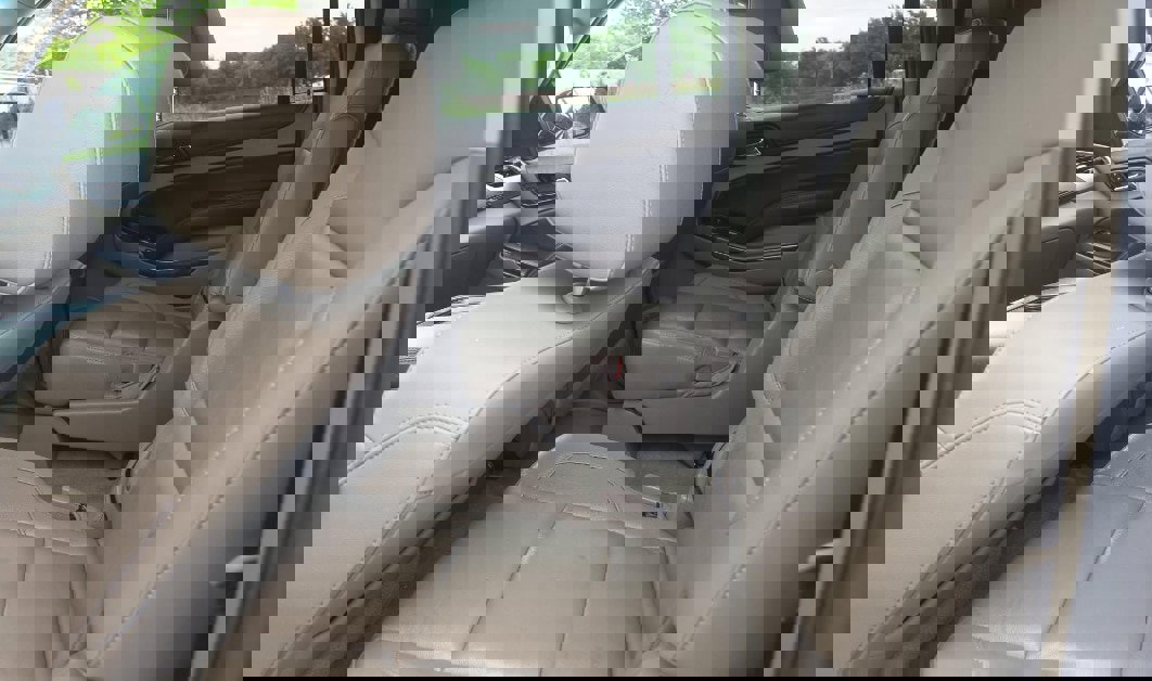 Used 2018 Chevrolet Suburban LT RWD image 6