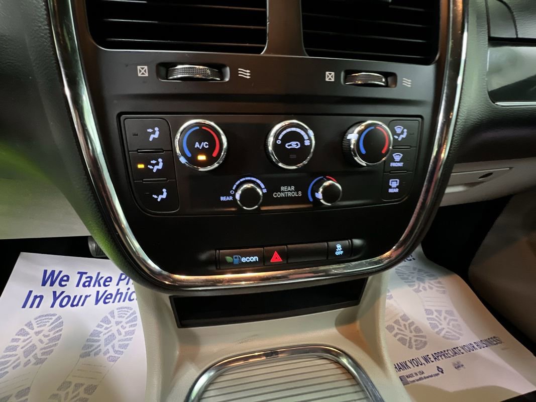 Used 2019 Dodge Grand Caravan SXT FWD image 23