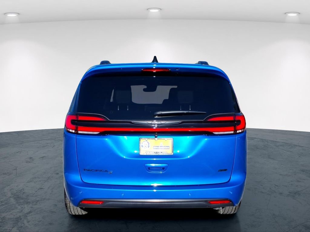 New 2026 Chrysler Pacifica Select w/ S Appearance Package AWD/4WD image 8