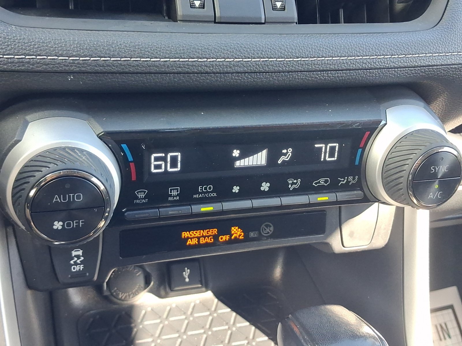 Used 2021 Toyota RAV4 XLE Premium AWD/4WD image 17
