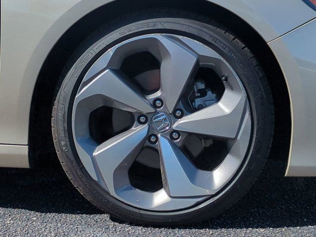 Used 2020 Honda Accord Touring image 12