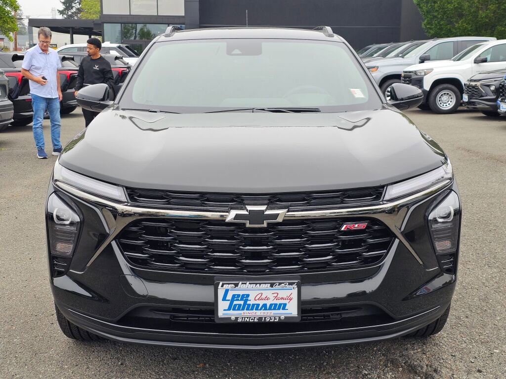 New 2026 Chevrolet Trax RS w/ Driver Confidence Package FWD image 2