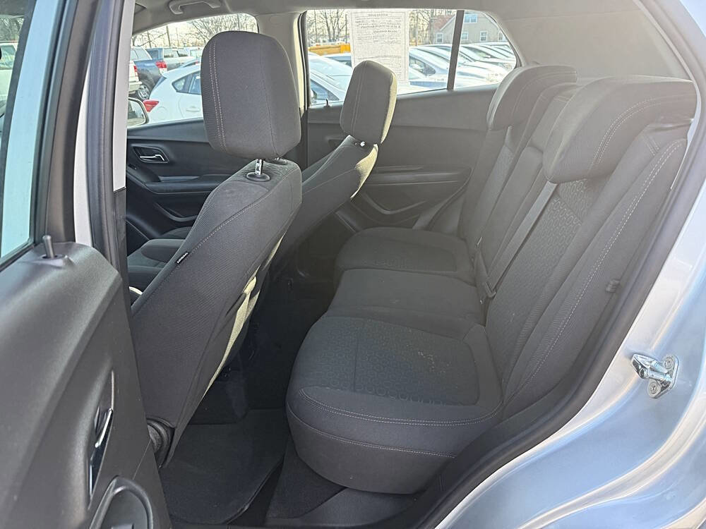 Used 2018 Chevrolet Trax LS image 12