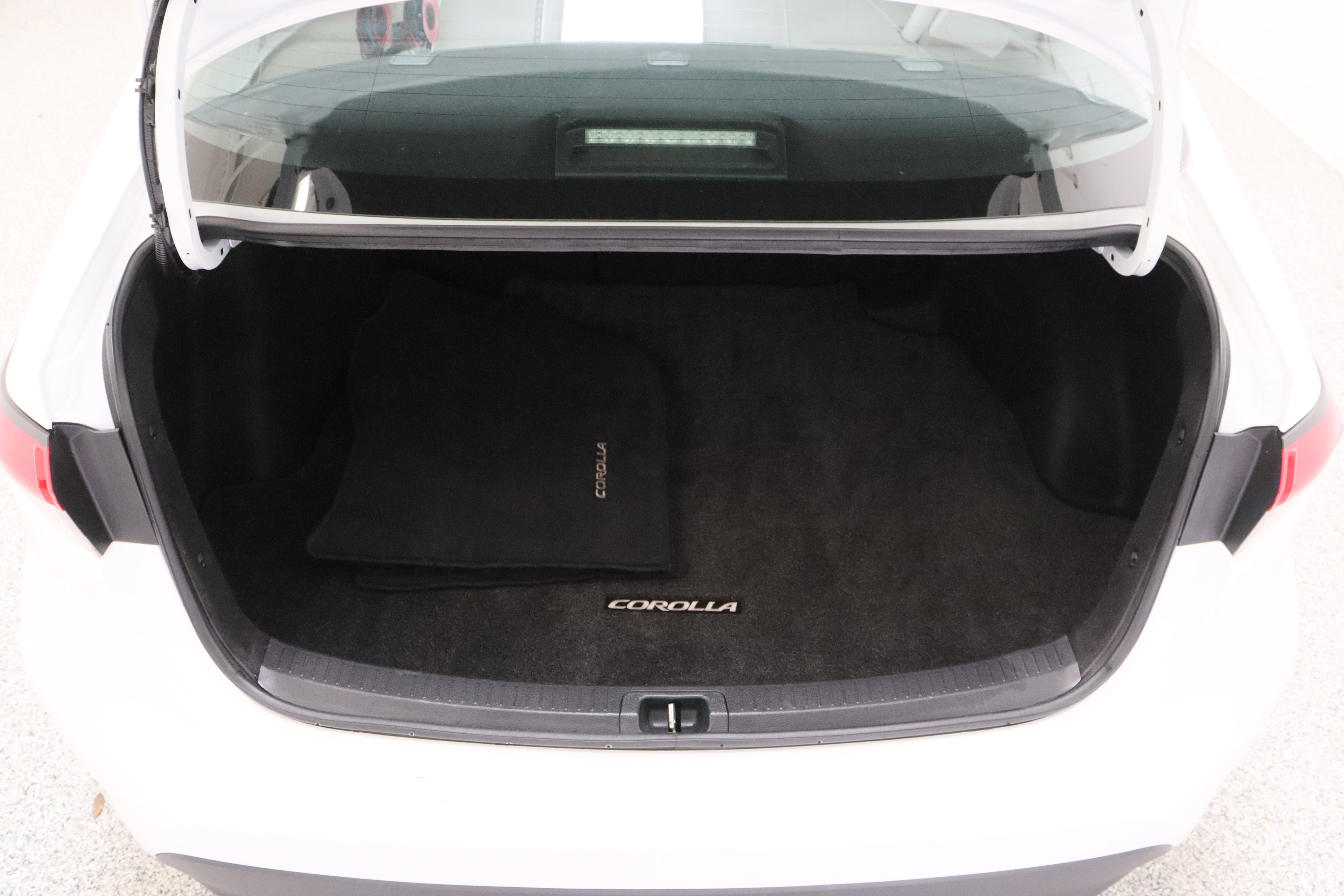 Certified 2024 Toyota Corolla LE FWD image 28