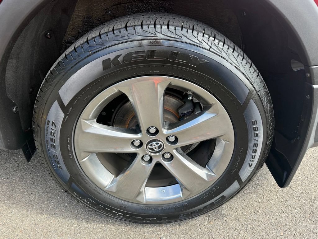 Used 2015 Toyota RAV4 XLE AWD/4WD image 28