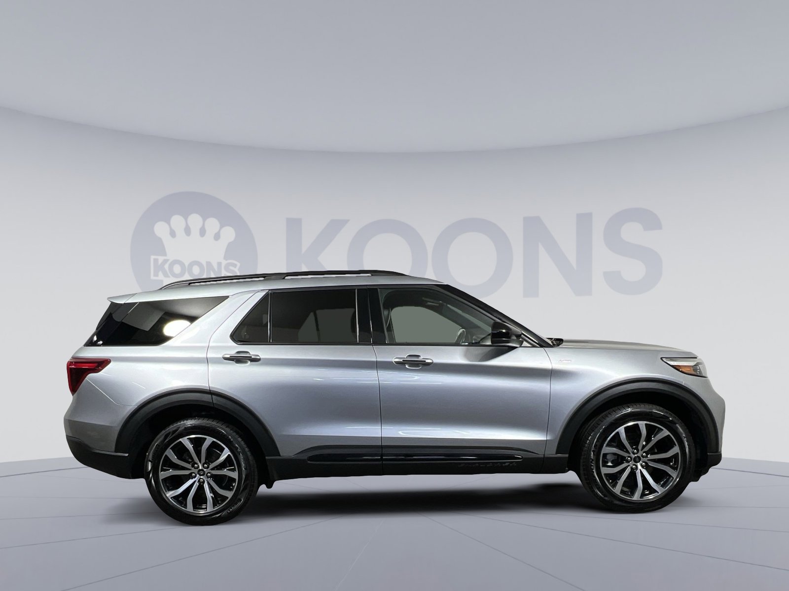 Used 2023 Ford Explorer ST-Line w/ Class IV Trailer Tow Package AWD/4WD image 12