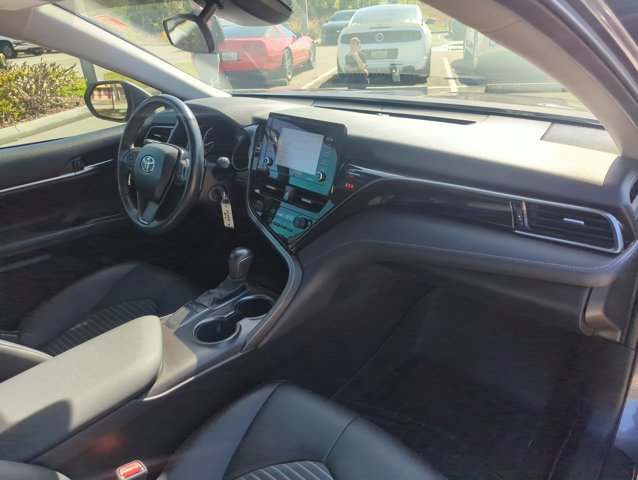Used 2023 Toyota Camry SE image 29