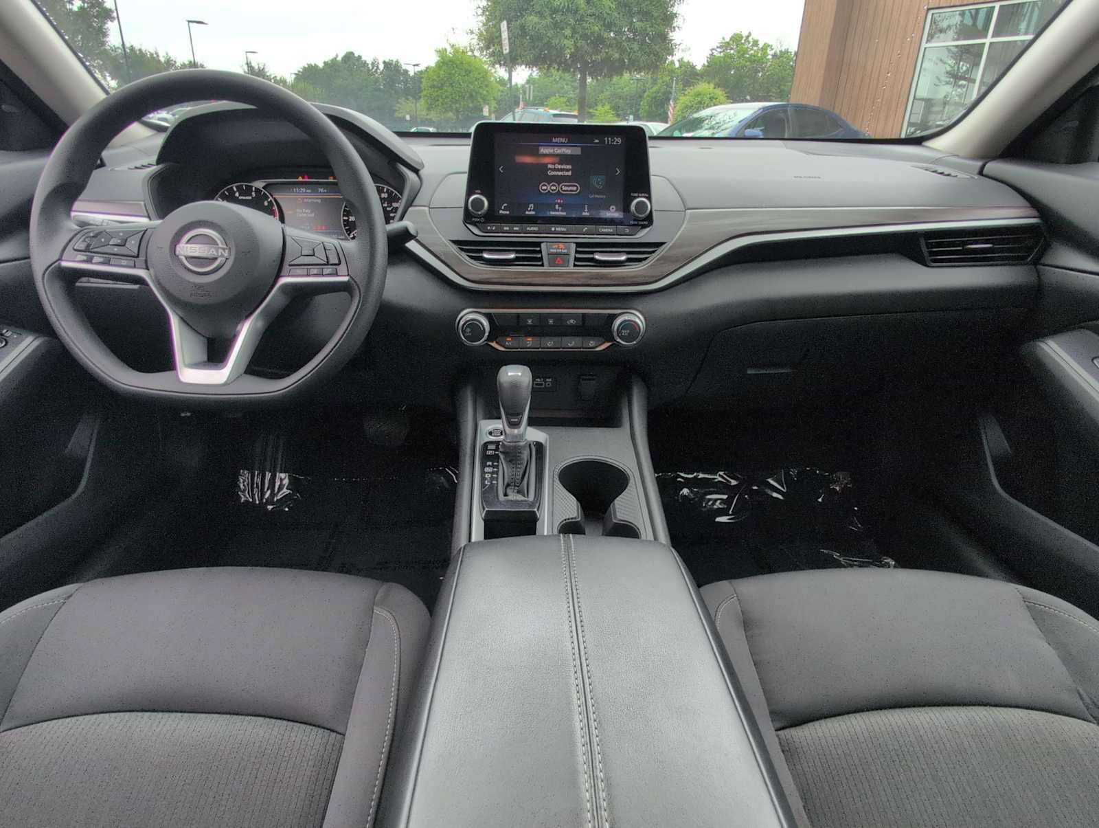Used 2025 Nissan Altima 2.5 SV FWD image 15