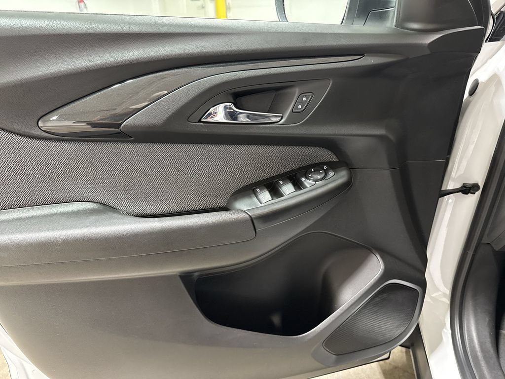 Used 2021 Chevrolet TrailBlazer LT FWD image 20