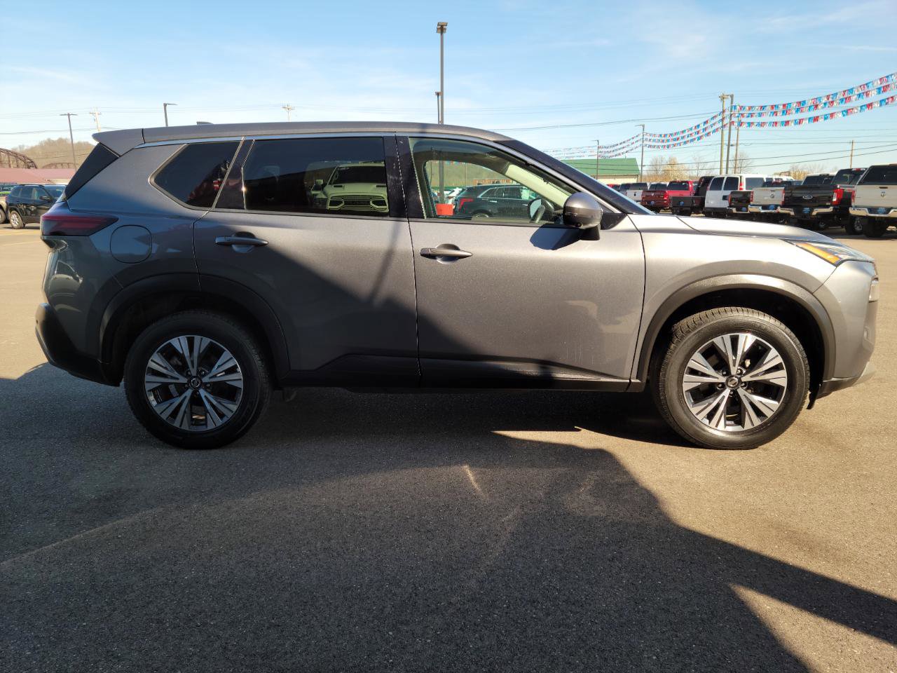 Used 2021 Nissan Rogue SV AWD/4WD image 18