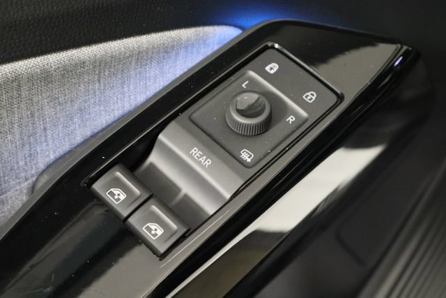 Used 2024 Volkswagen ID.4 2WD image 19