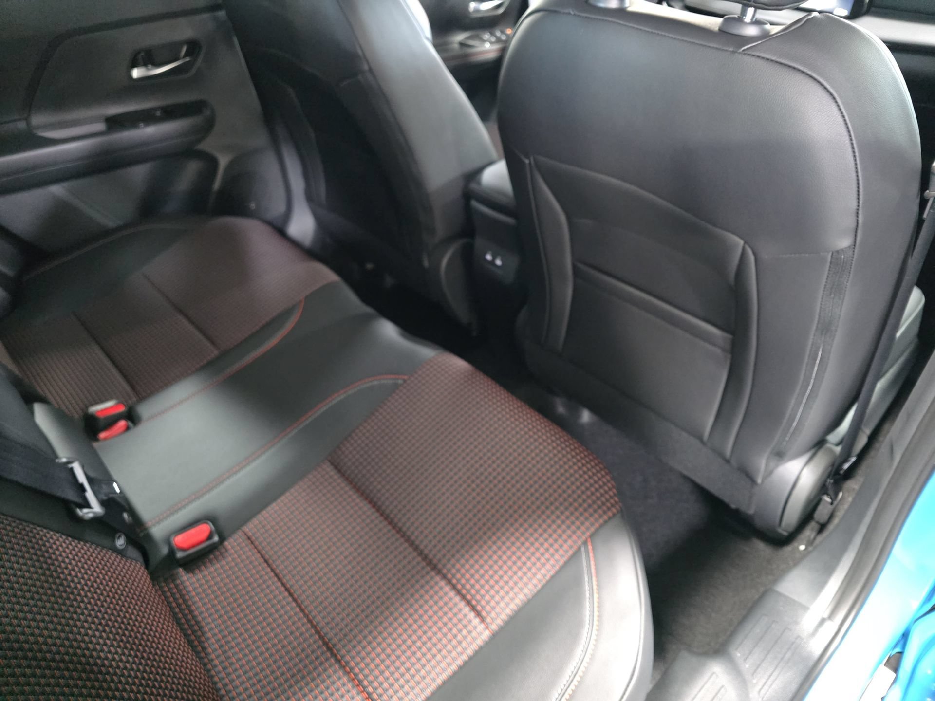 New 2026 Nissan Kicks SR FWD image 11