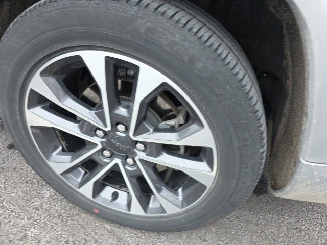 Used 2025 Jeep Grand Cherokee L Overland w/ Advanced Protech Group III image 23