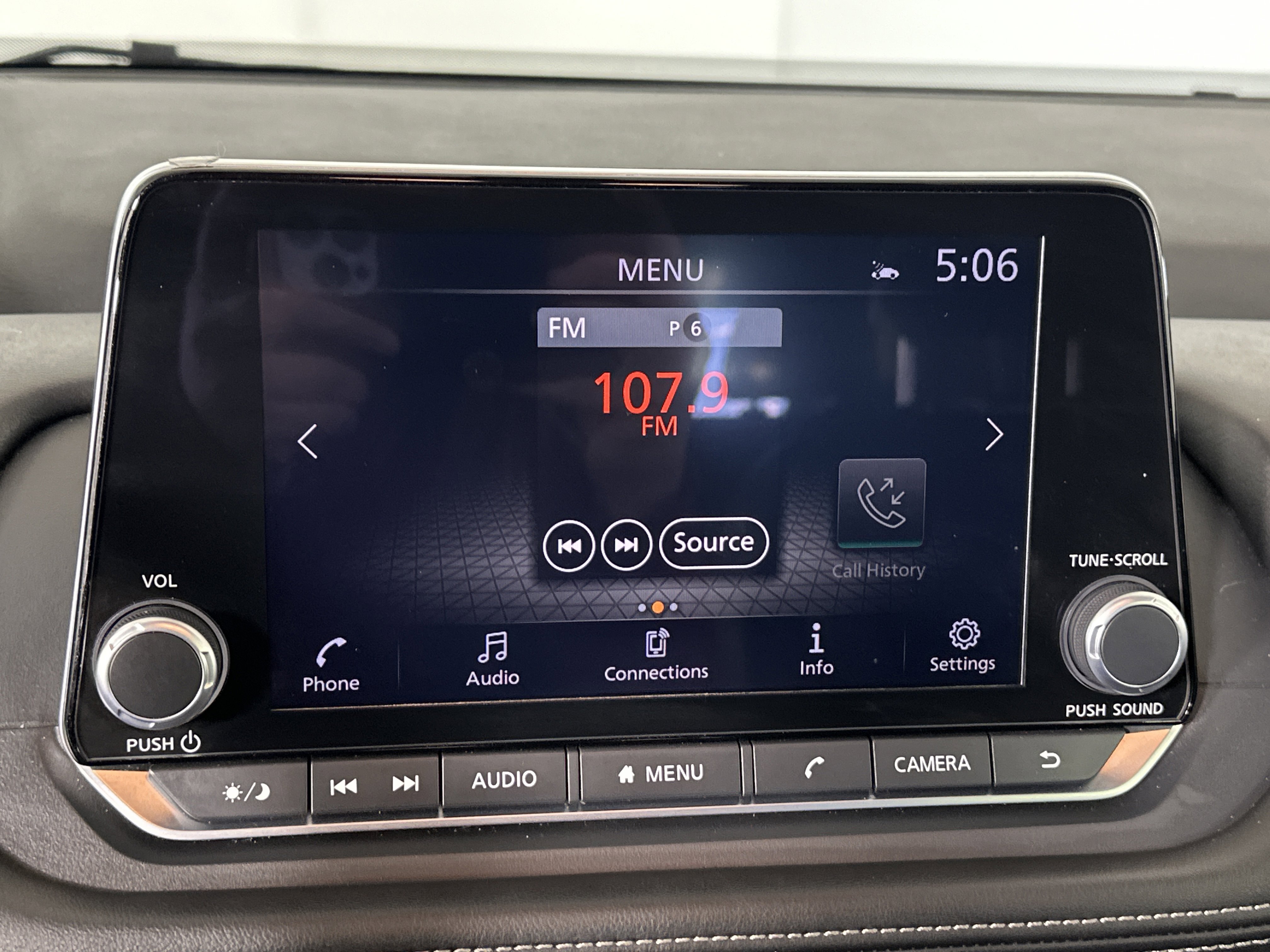 Certified 2025 Nissan Rogue SV w/ SV Premium Package image 19