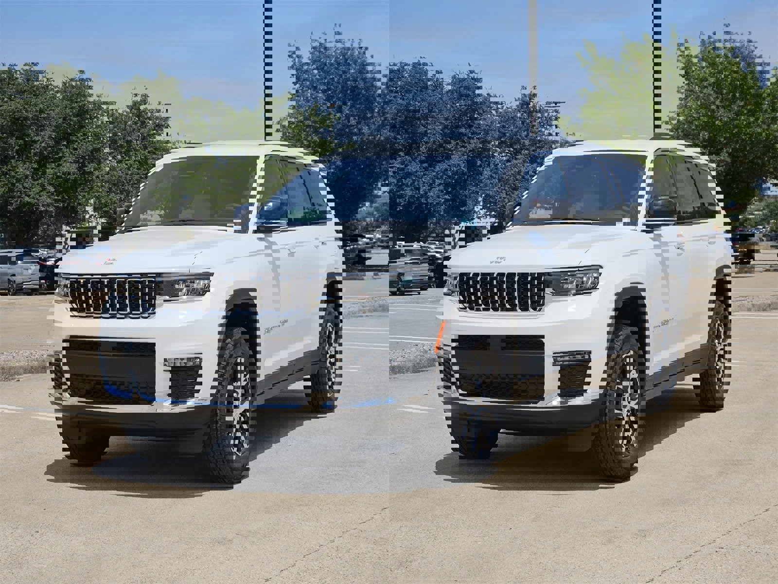 New 2025 Jeep Grand Cherokee L Limited w/ Trailer Tow Package image 2