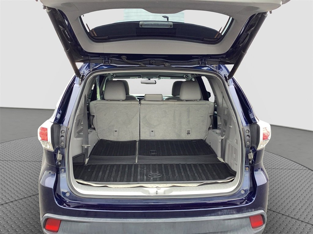 Used 2015 Toyota Highlander XLE image 19
