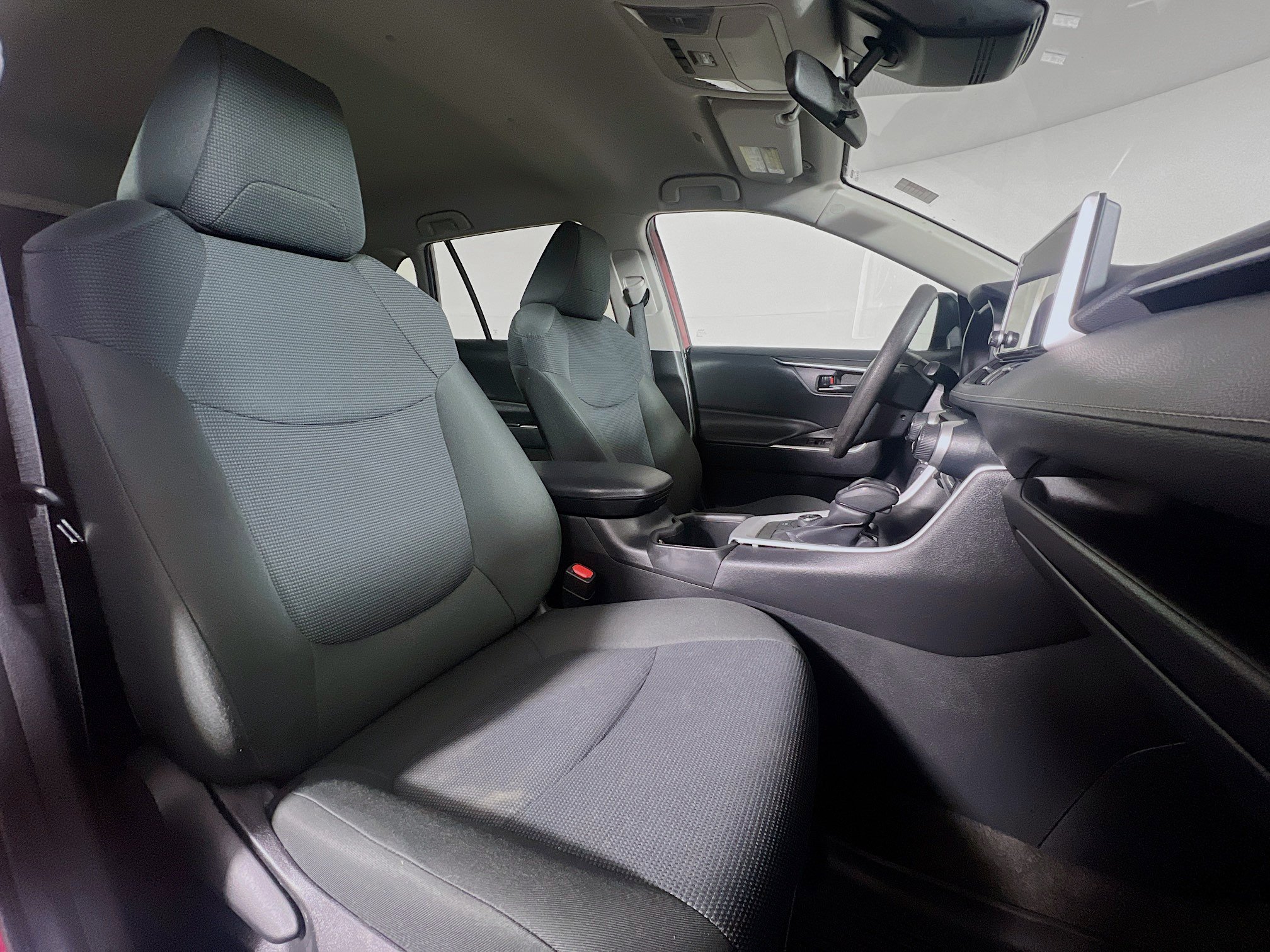 Used 2023 Toyota RAV4 LE AWD/4WD image 23