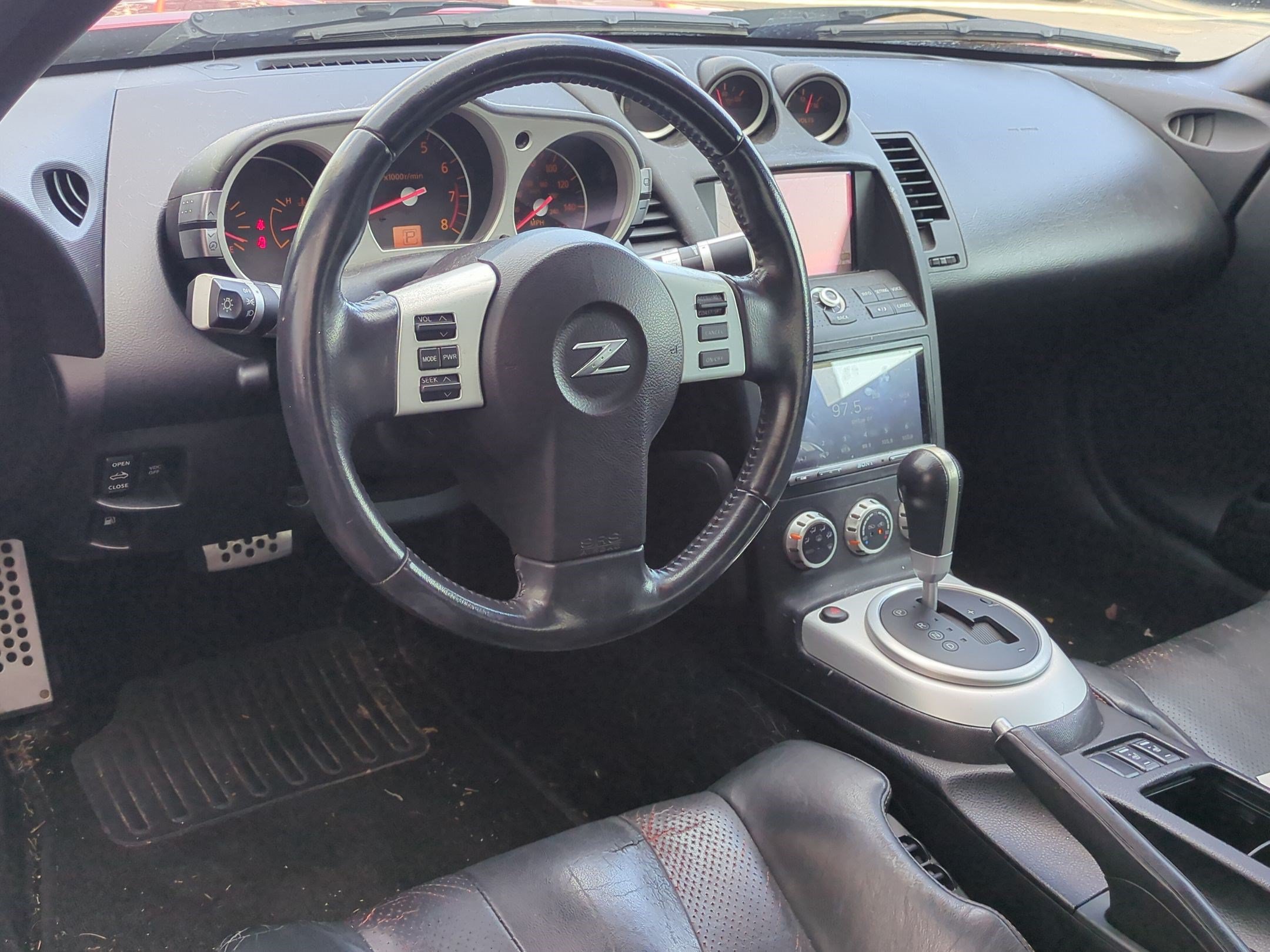 Used 2006 Nissan 350Z Grand Touring RWD image 30