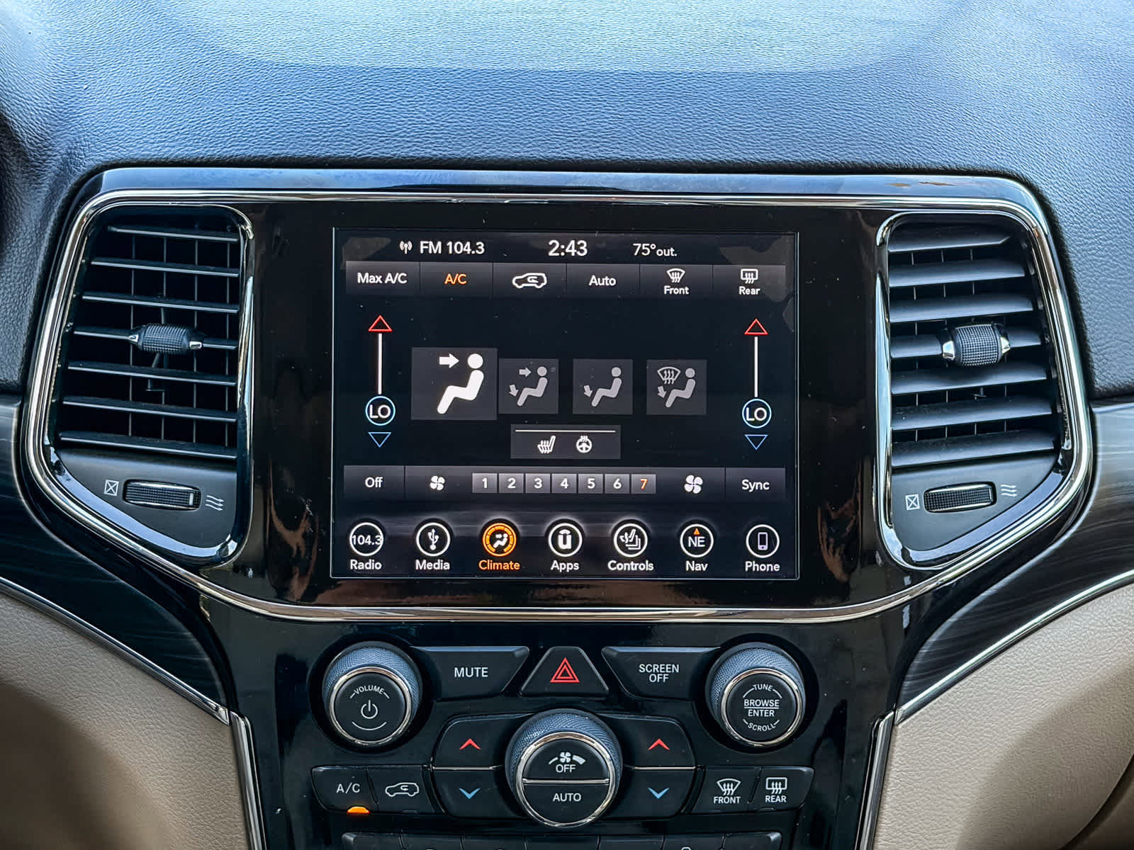 Used 2019 Jeep Grand Cherokee Limited image 13