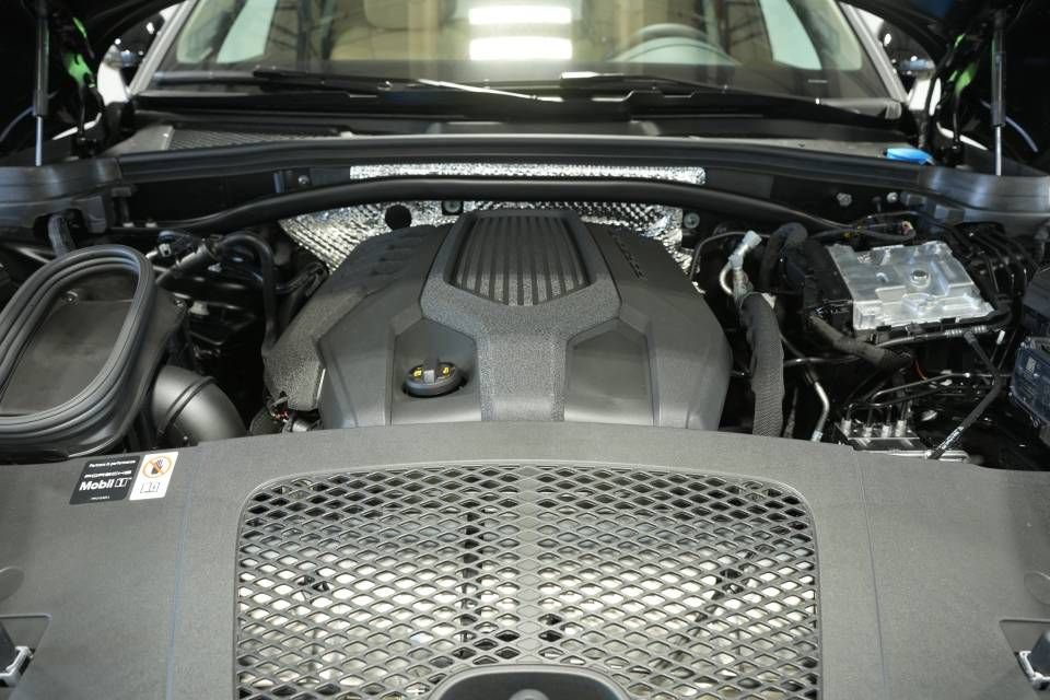 New 2026 Porsche Macan AWD/4WD image 29