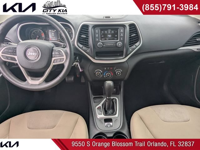 Used 2018 Jeep Cherokee Latitude FWD image 15