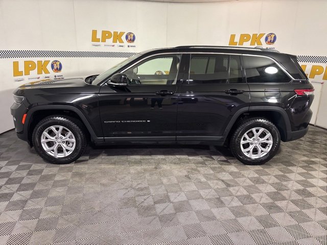 Used 2023 Jeep Grand Cherokee Limited image 14
