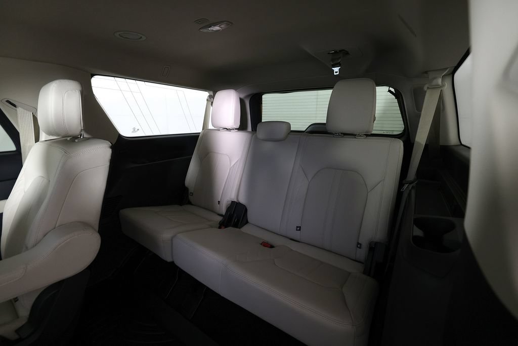 Used 2024 Ford Expedition Max Platinum AWD/4WD image 14