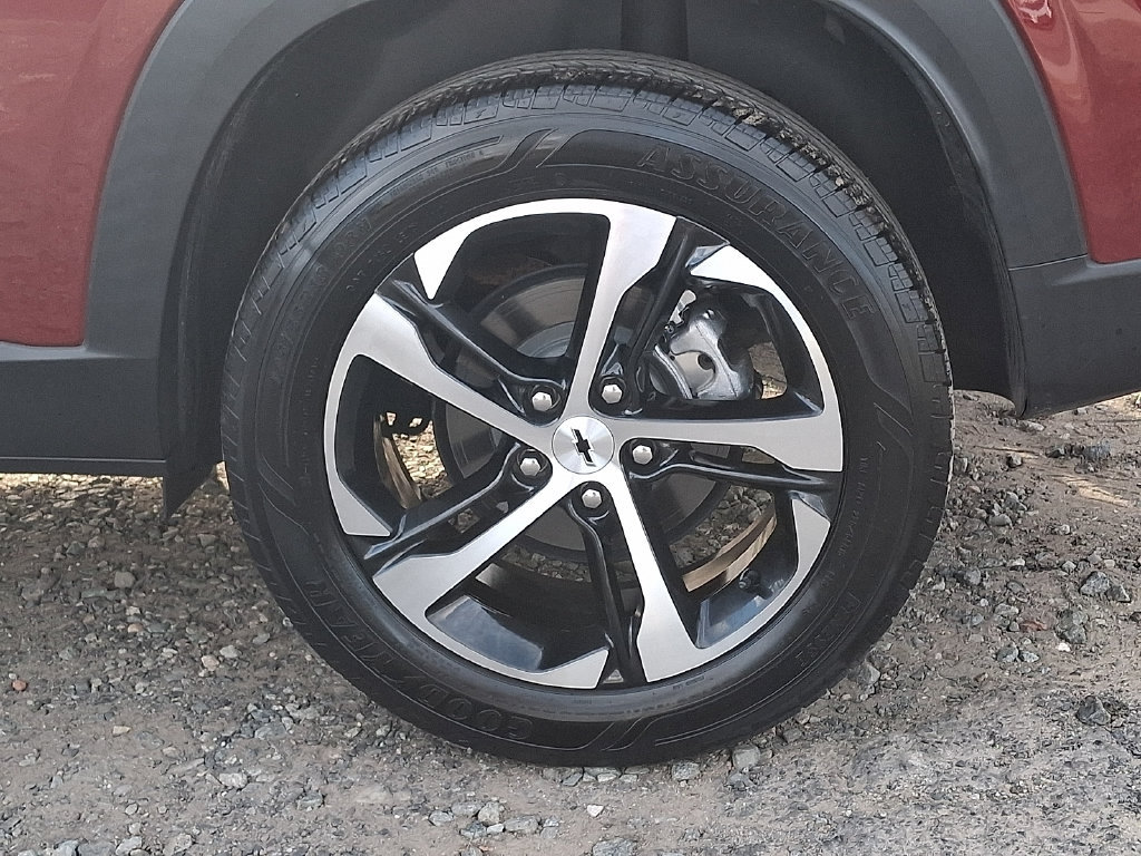 Certified 2024 Chevrolet Trax RS w/ Driver Confidence Package FWD image 31