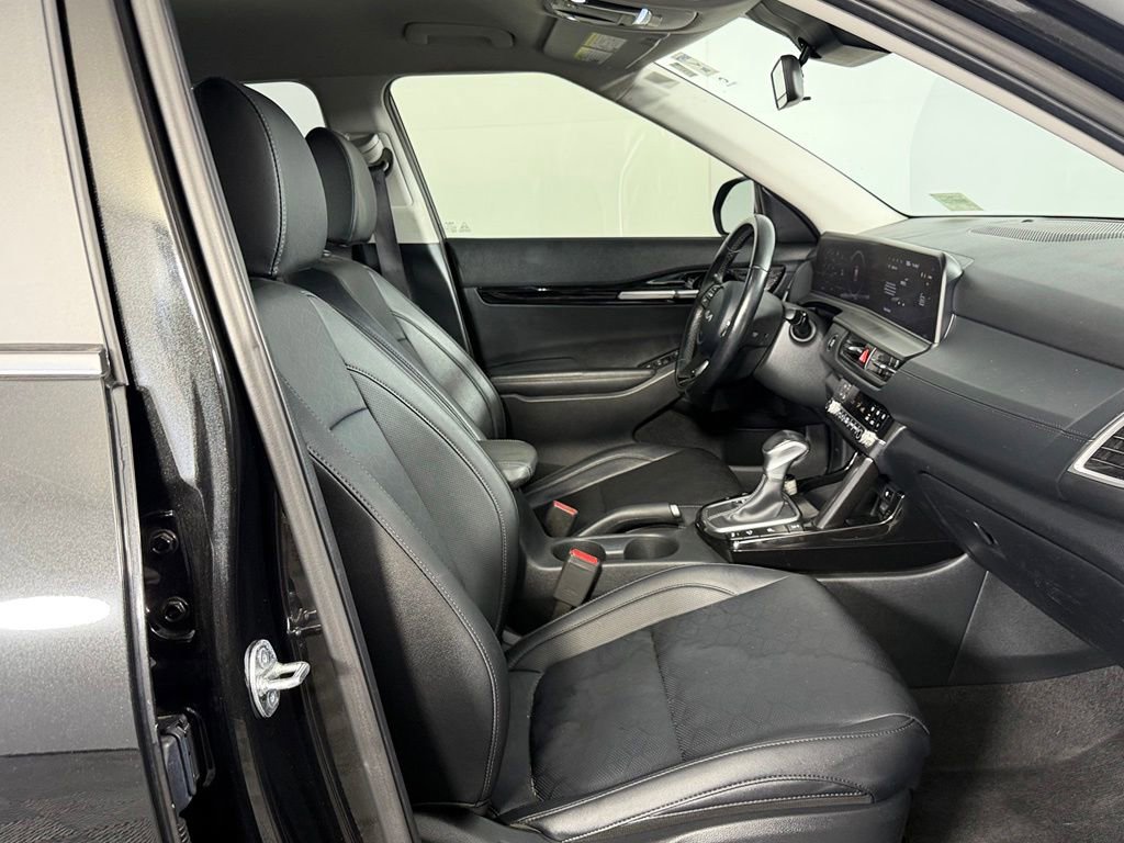 Used 2025 Kia Seltos EX AWD/4WD image 29