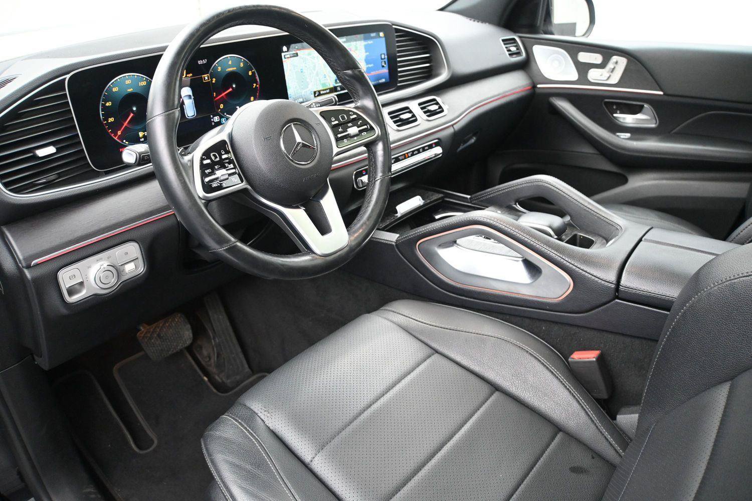 Used 2020 Mercedes-Benz GLE 350 4MATIC image 2
