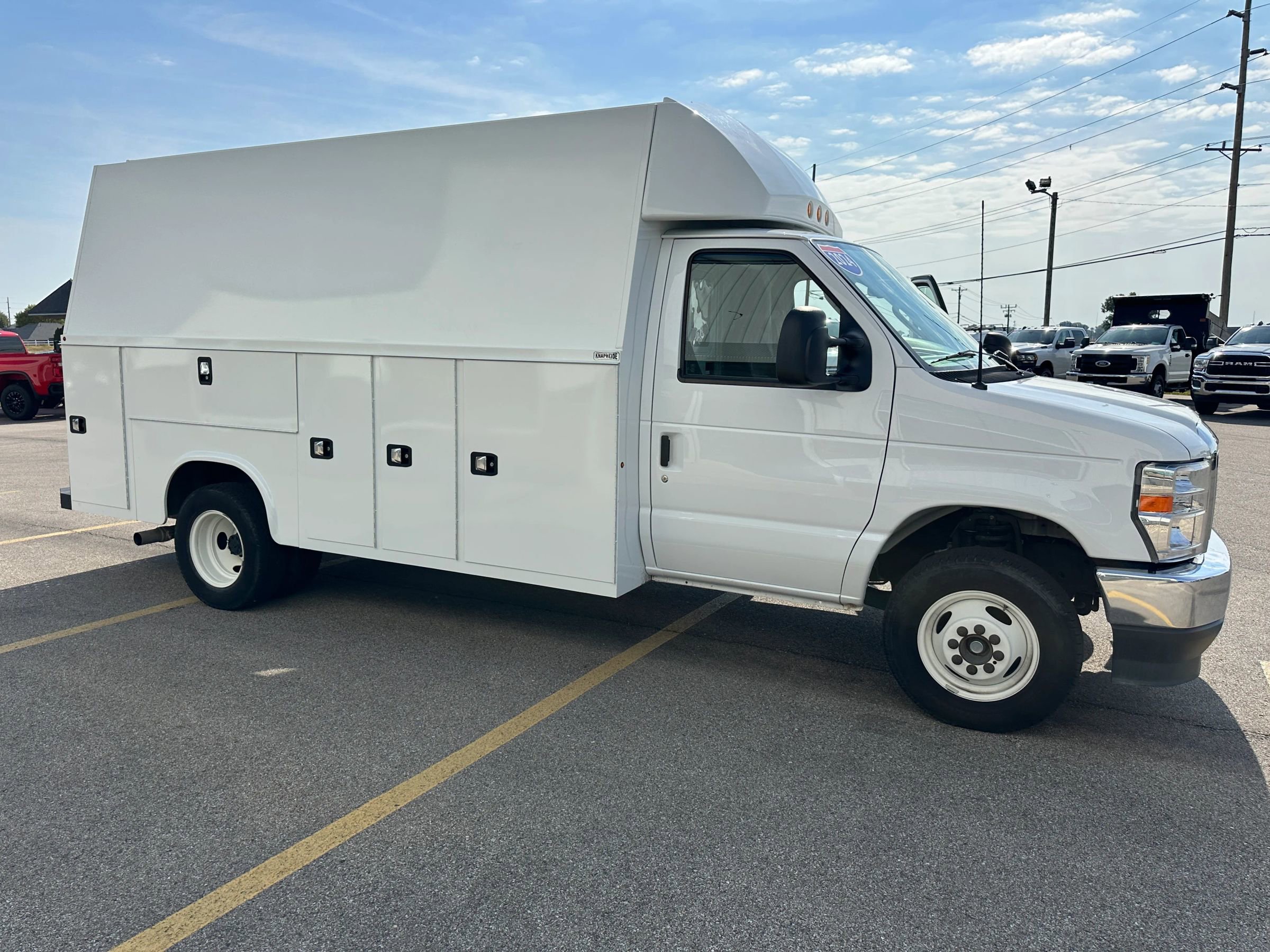 Used 2024 Ford E-450 and Econoline 450 Super Duty w/ Power Windows & Locks Group image 18