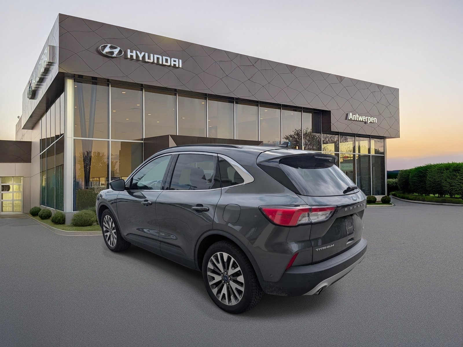 Used 2020 Ford Escape Titanium AWD/4WD image 5