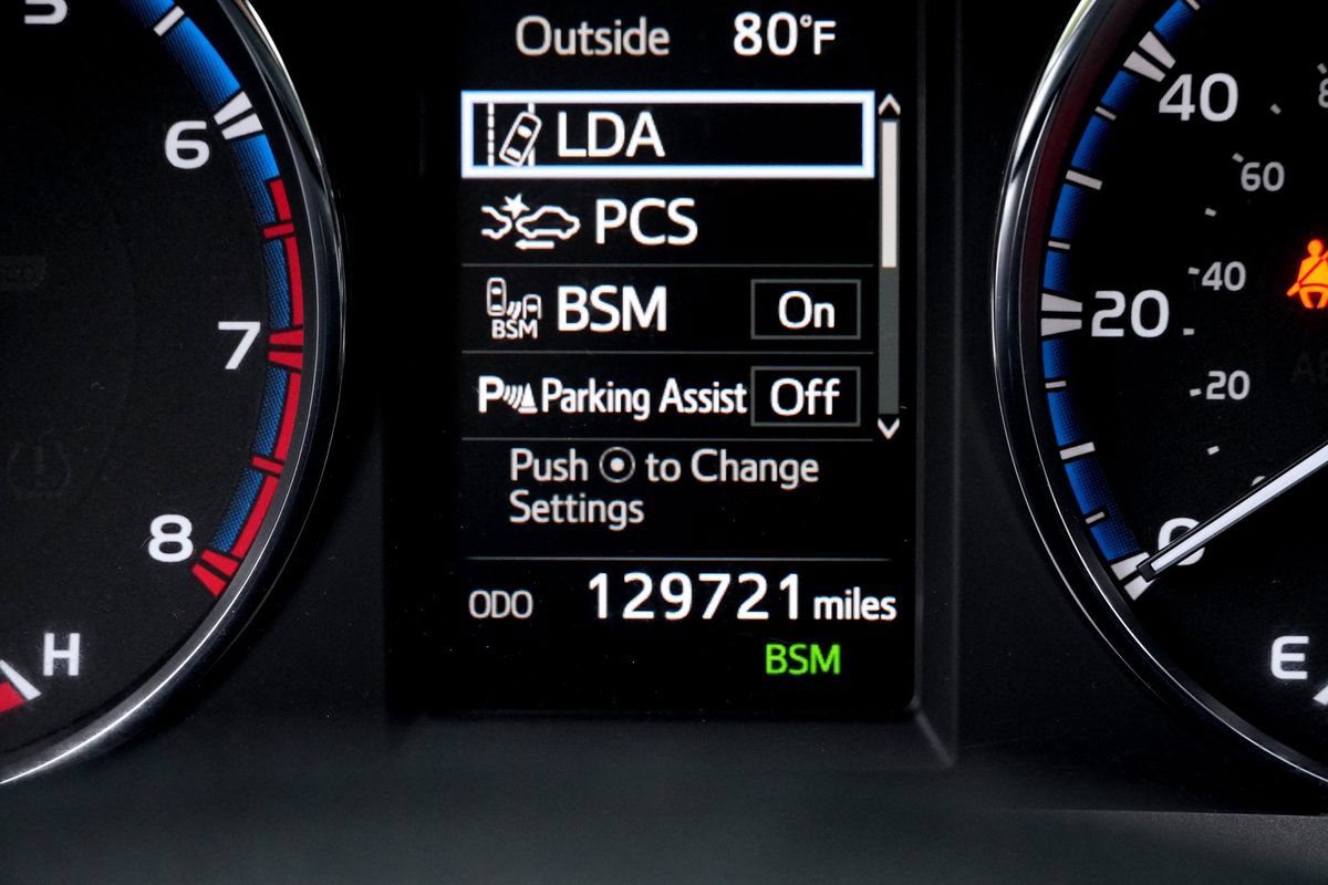 Used 2016 Toyota RAV4 XLE w/ Convenience Package FWD image 41