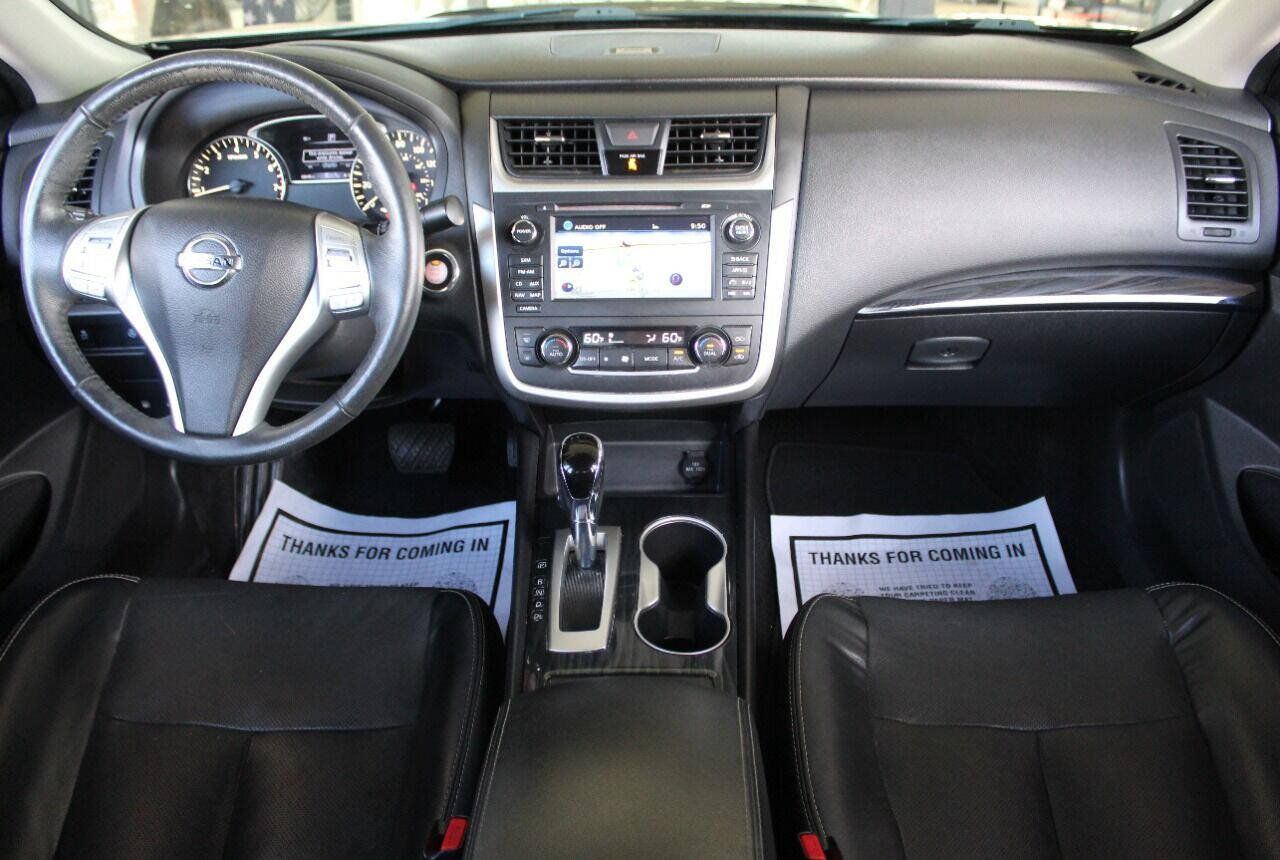 Used 2017 Nissan Altima 2.5 SL w/ Technology Package FWD image 18