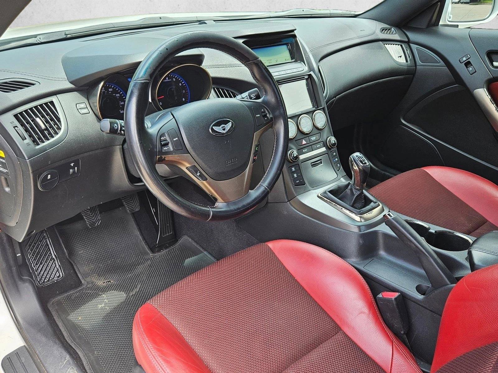 Used 2013 Hyundai Genesis 2.0T RWD image 10