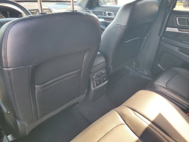 Used 2019 Ford Explorer Limited w/ Class III Trailer Tow Package FWD image 12