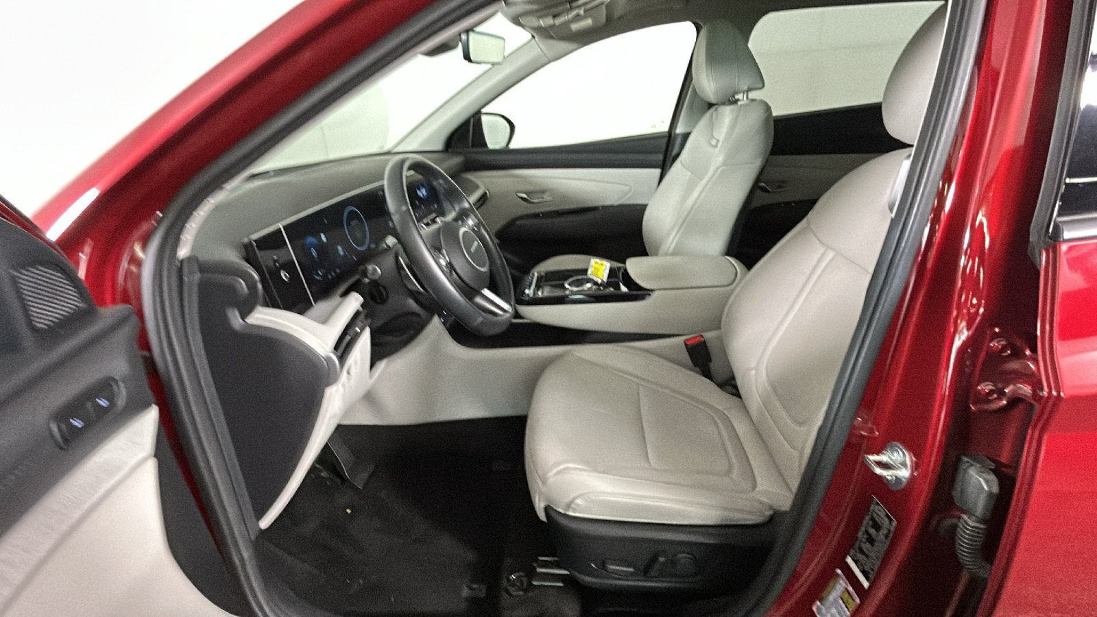 Used 2025 Hyundai Tucson Limited AWD/4WD image 14