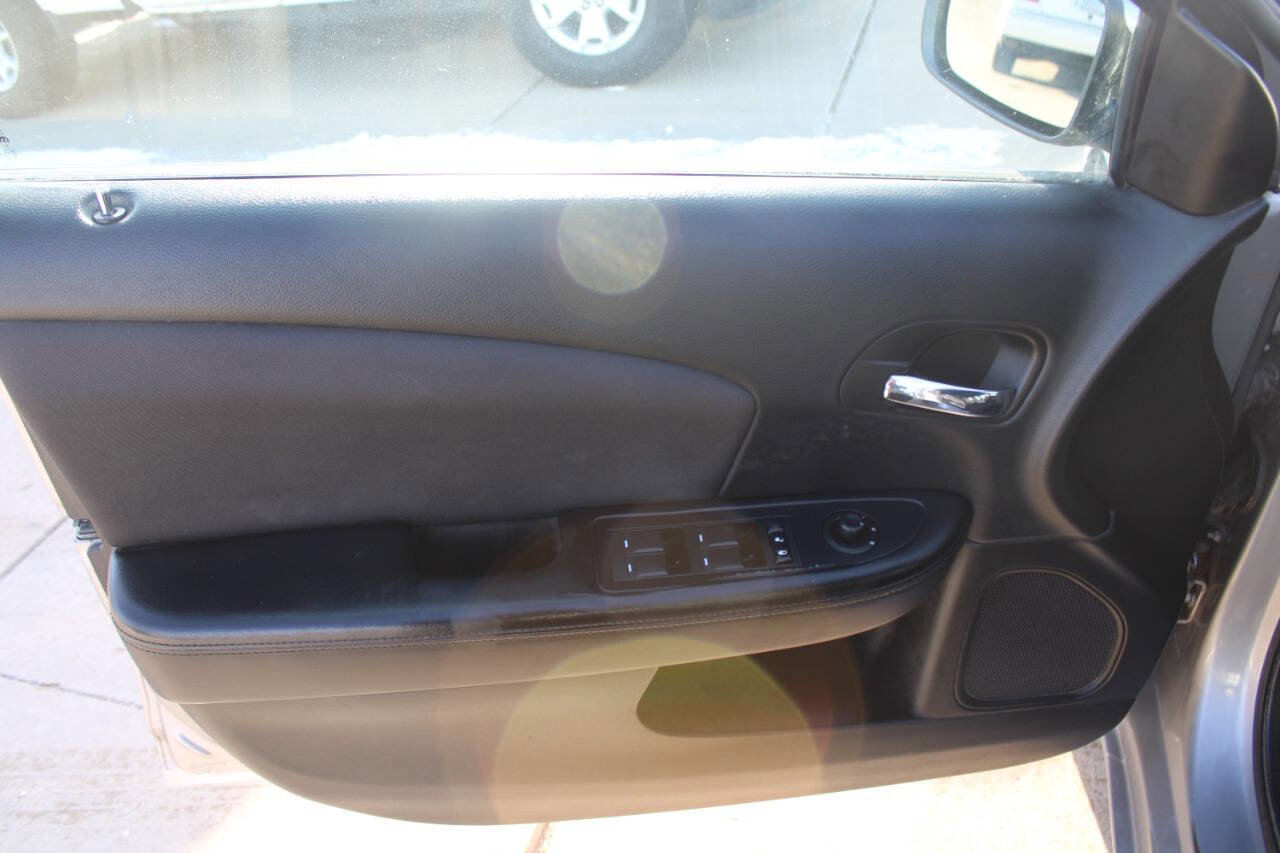 Used 2013 Chrysler 200 Touring w/ S Exterior Appearance Pkg image 19