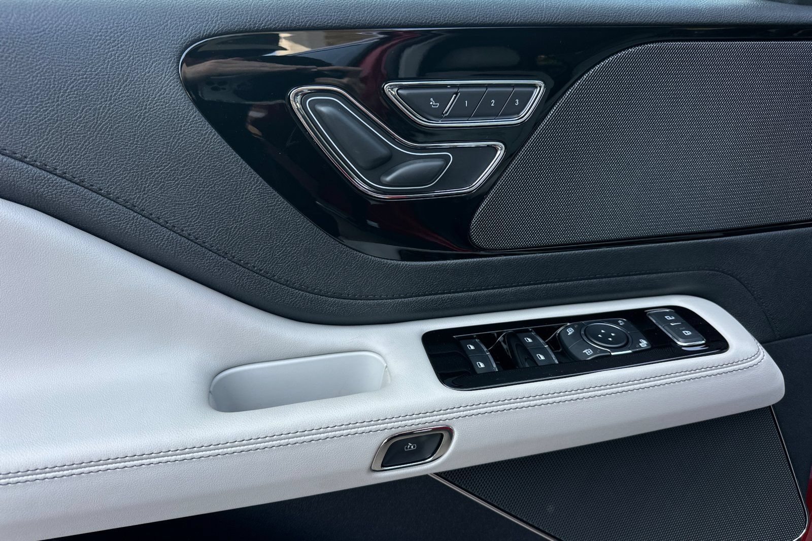 New 2026 Lincoln Aviator 2WD image 10